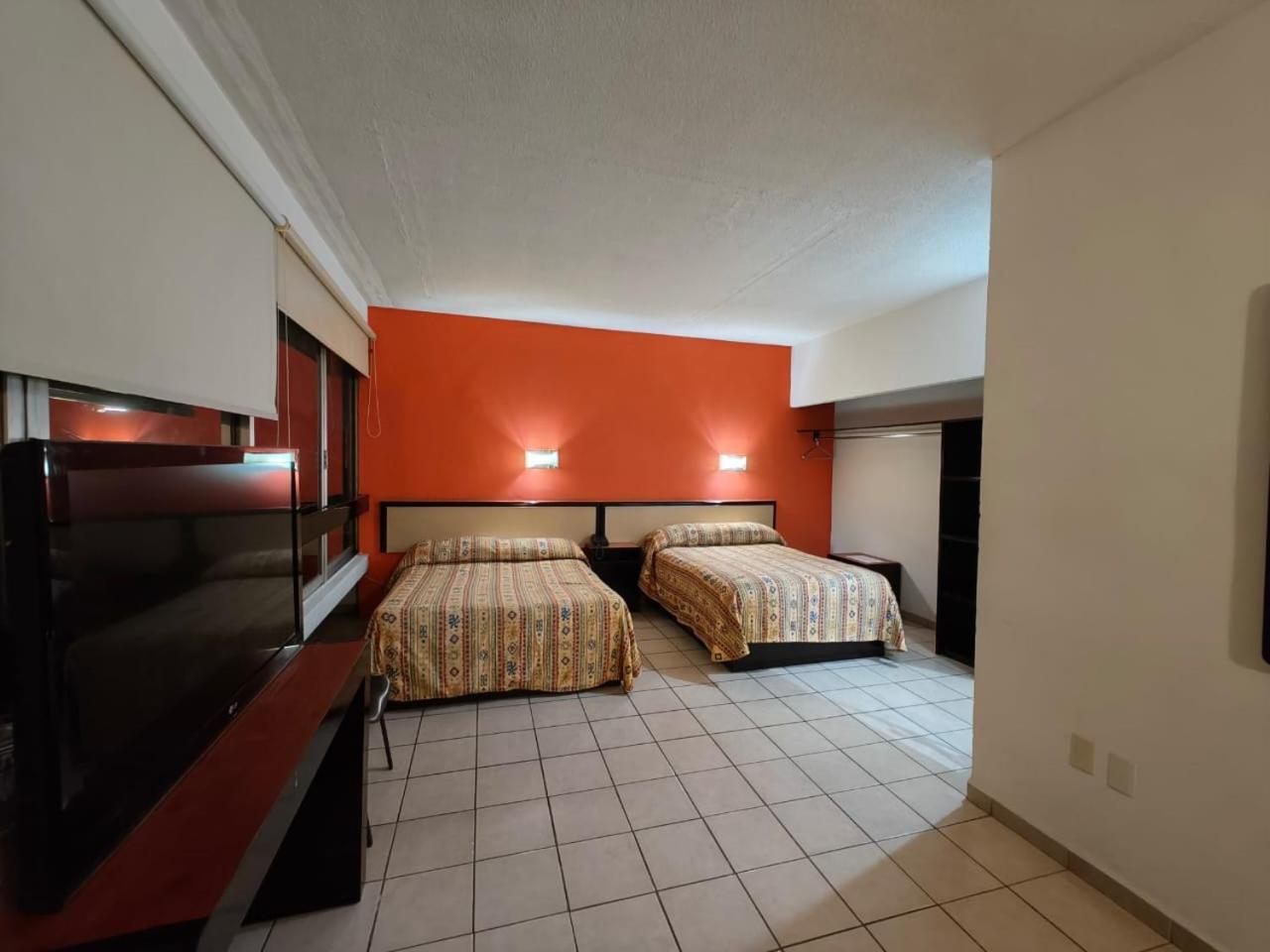 Hotel Montreal Леон Экстерьер фото