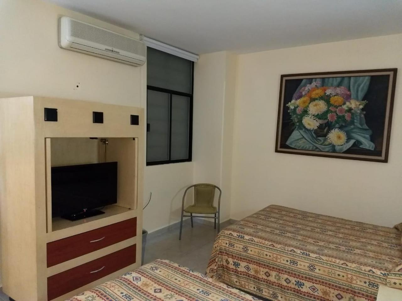 Hotel Montreal Леон Экстерьер фото