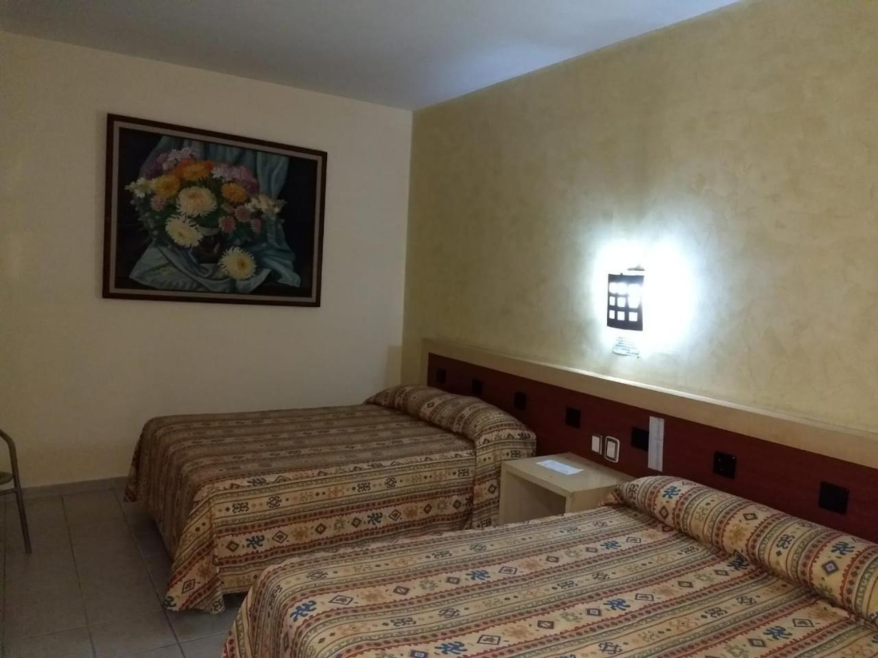Hotel Montreal Леон Экстерьер фото